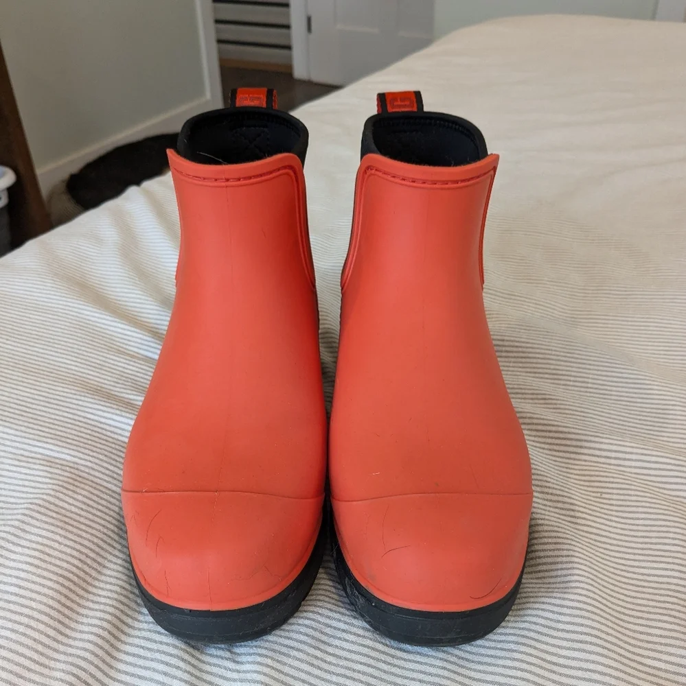 UGG Droplet Rain Boot - Picture 4 of 8